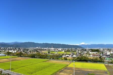 田園風景と街並み