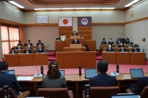 本会議場での様子